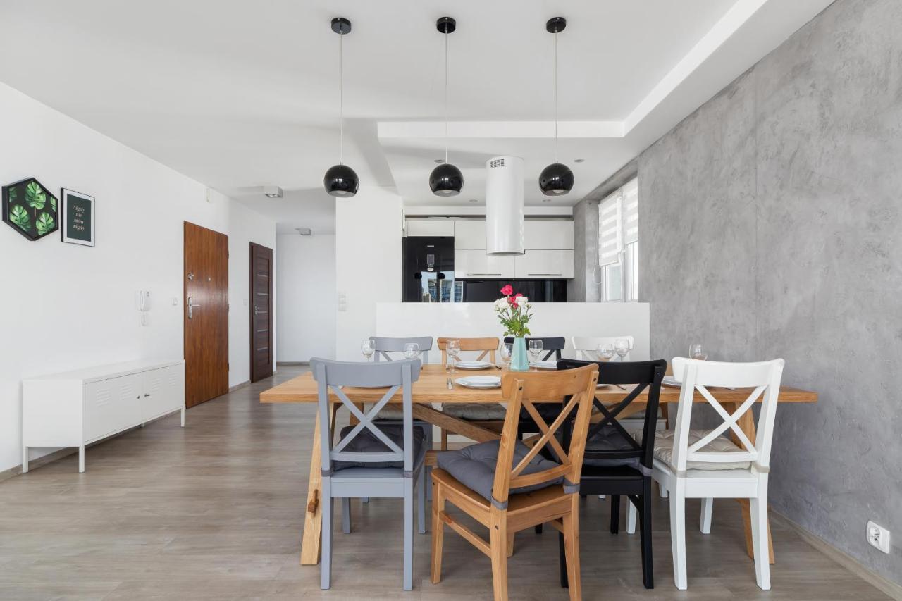 Avia Three Bedroom Two Balcony Ac & Parking By Renters