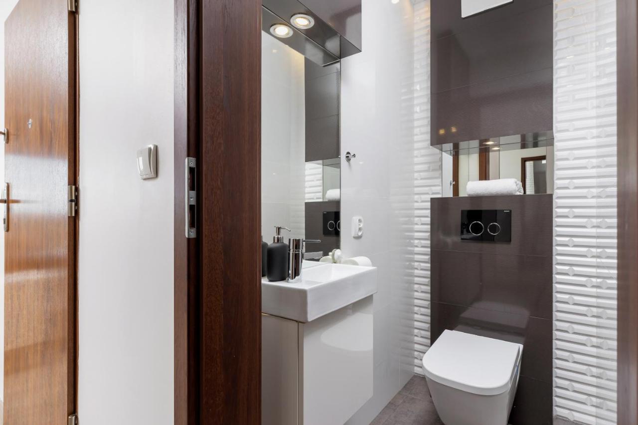 Apartamento Avia Three Bedroom Two Balcony Ac & Parking By Renters *