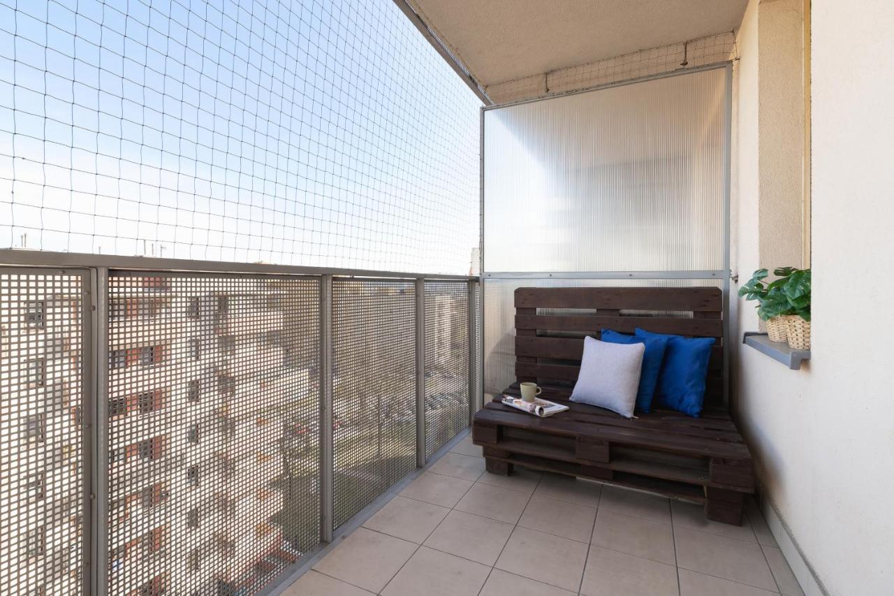 Avia Three Bedroom Two Balcony Ac & Parking By Renters * Cracóvia