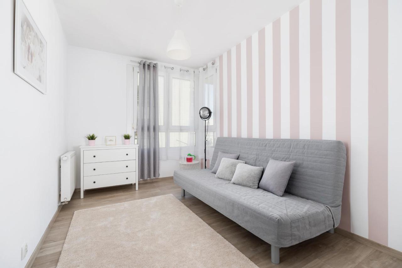 Apartamento Avia Three Bedroom Two Balcony Ac & Parking By Renters