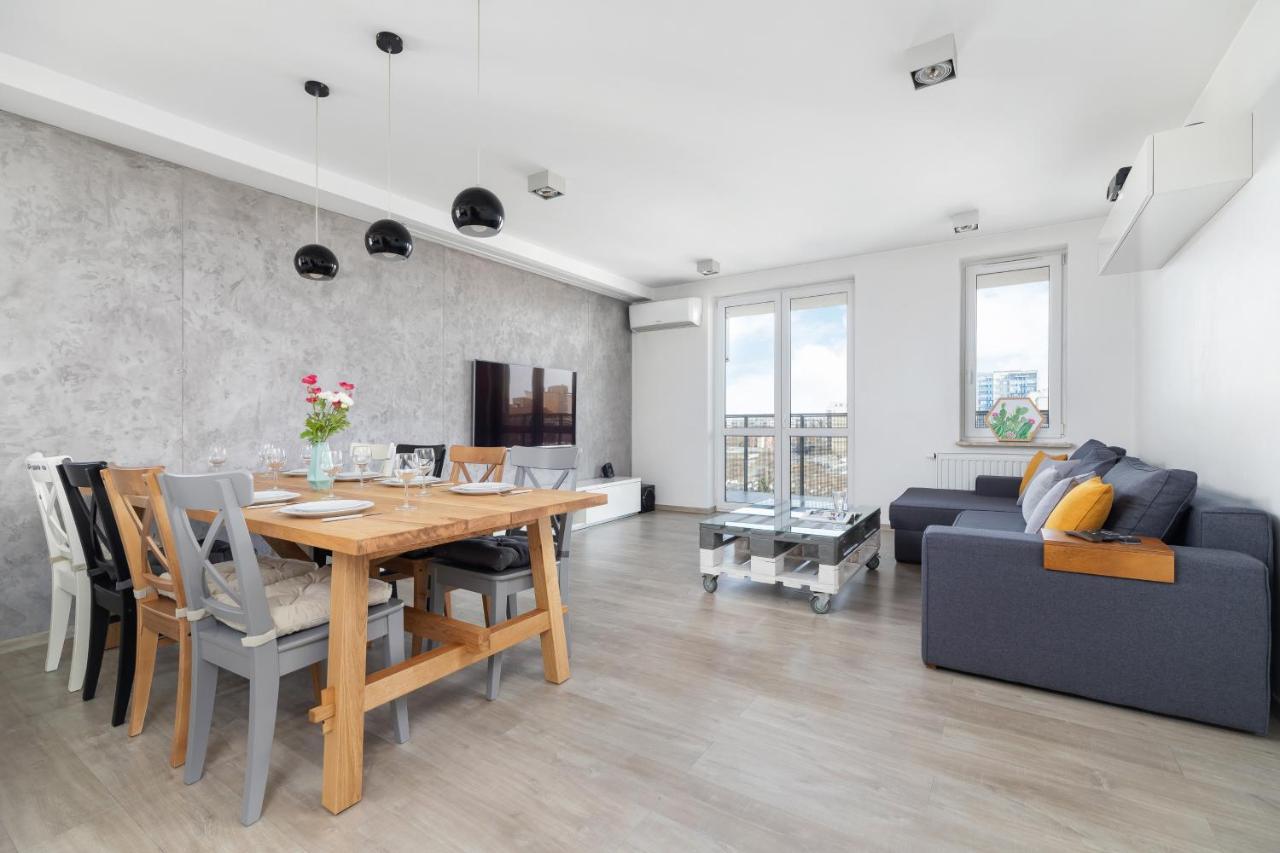 Apartamento Avia Three Bedroom Two Balcony Ac & Parking By Renters