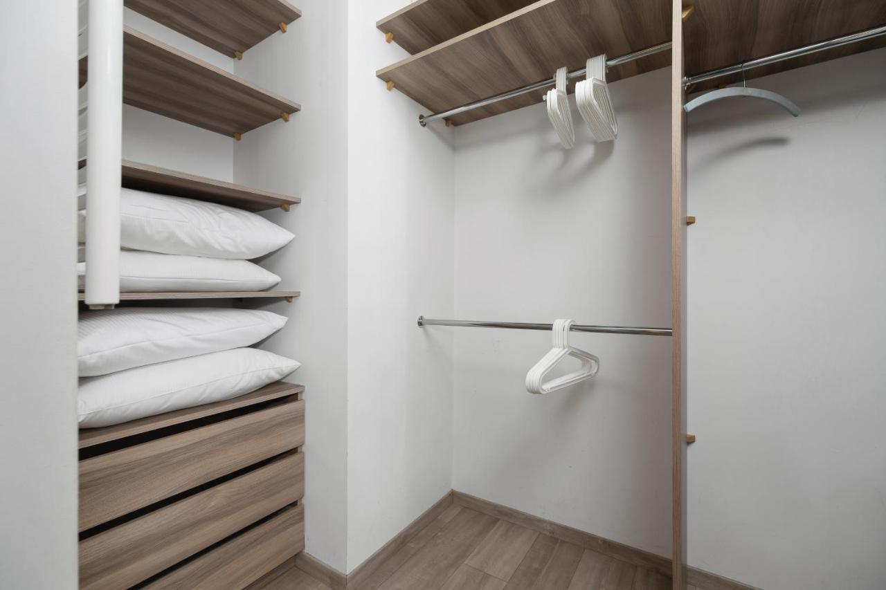 Apartamento Avia Three Bedroom Two Balcony Ac & Parking By Renters