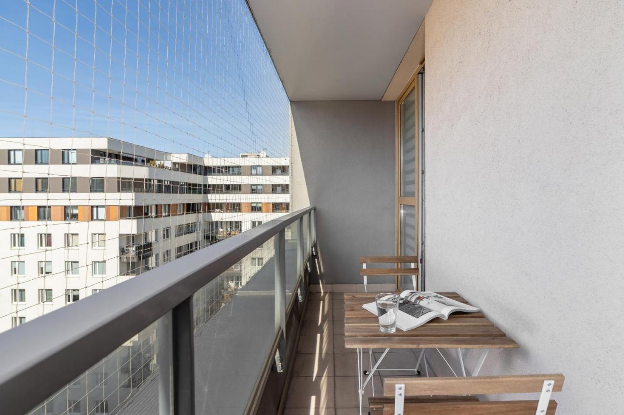 Avia Three Bedroom Two Balcony Ac & Parking By Renters *