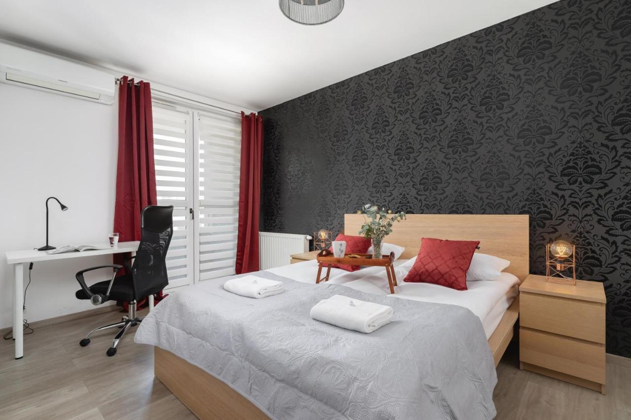Apartamento Avia Three Bedroom Two Balcony Ac & Parking By Renters *