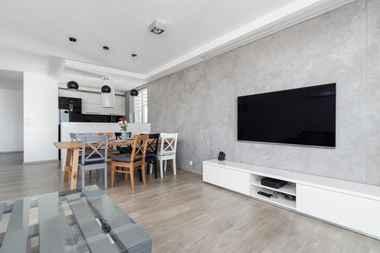Apartamento Avia Three Bedroom Two Balcony Ac & Parking By Renters *
