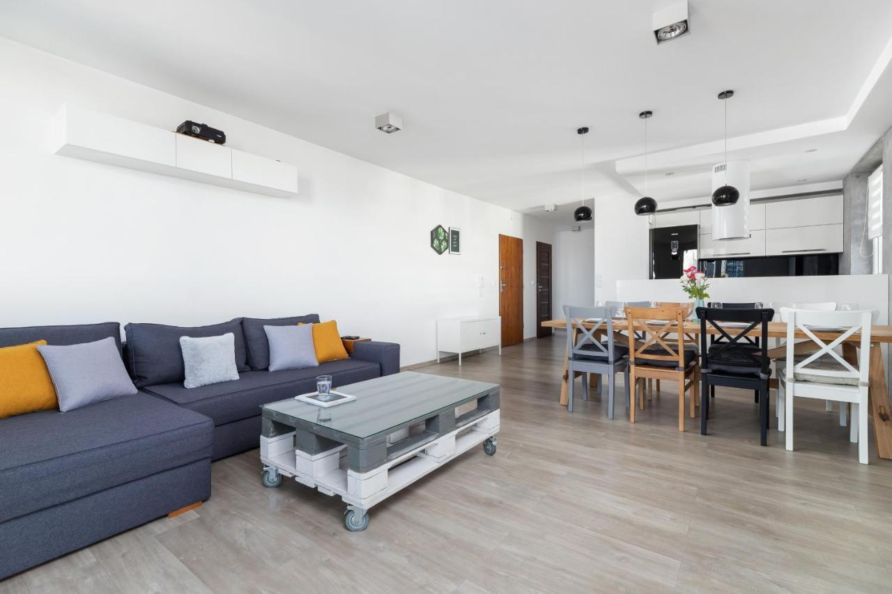 Apartamento Avia Three Bedroom Two Balcony Ac & Parking By Renters