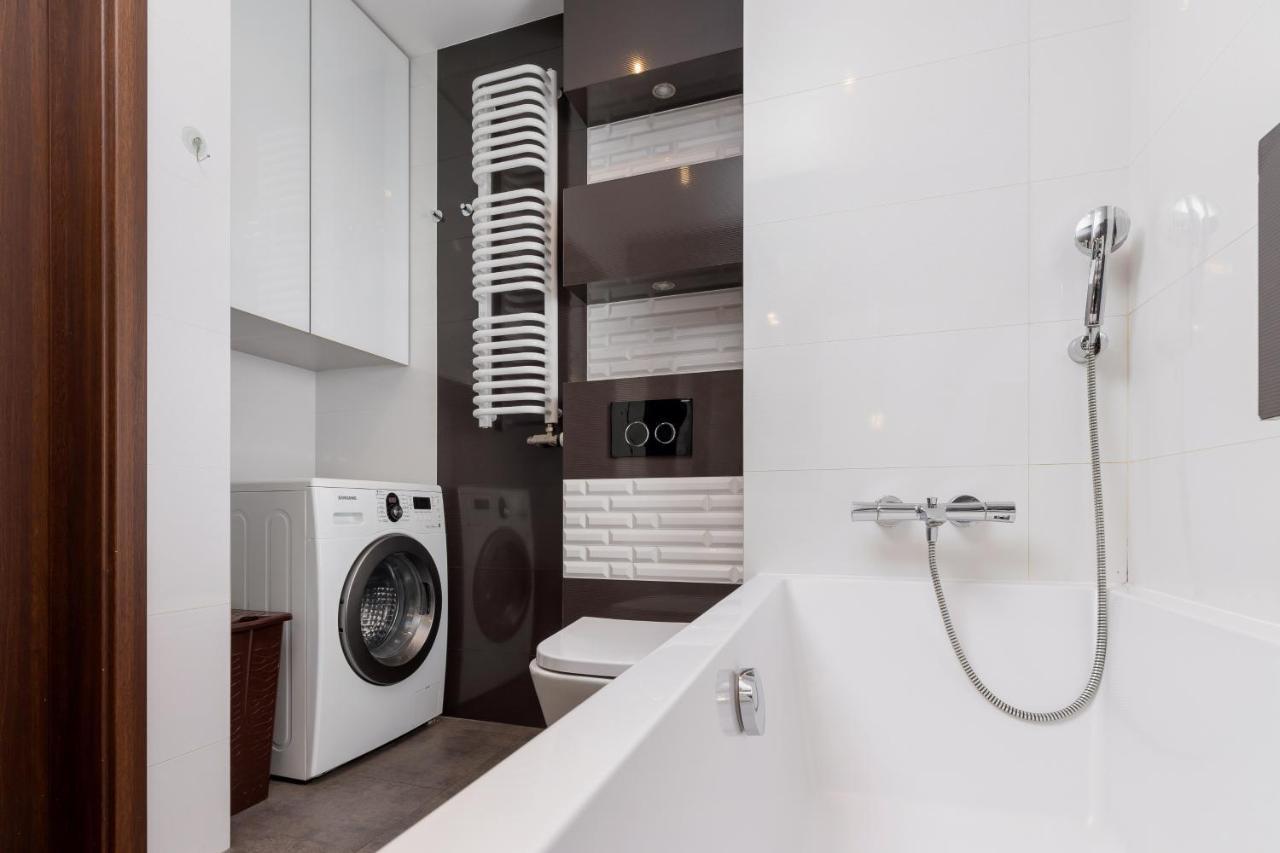 Apartamento Avia Three Bedroom Two Balcony Ac & Parking By Renters