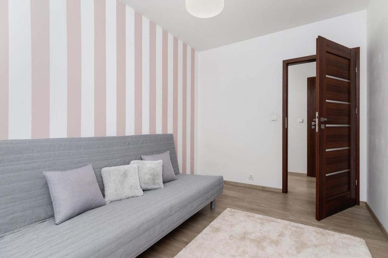 Apartamento Avia Three Bedroom Two Balcony Ac & Parking By Renters *