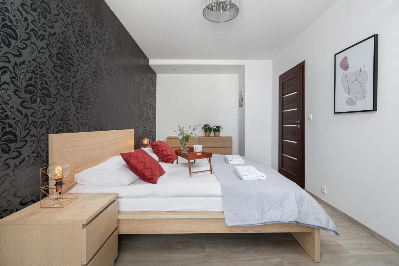Apartamento Avia Three Bedroom Two Balcony Ac & Parking By Renters