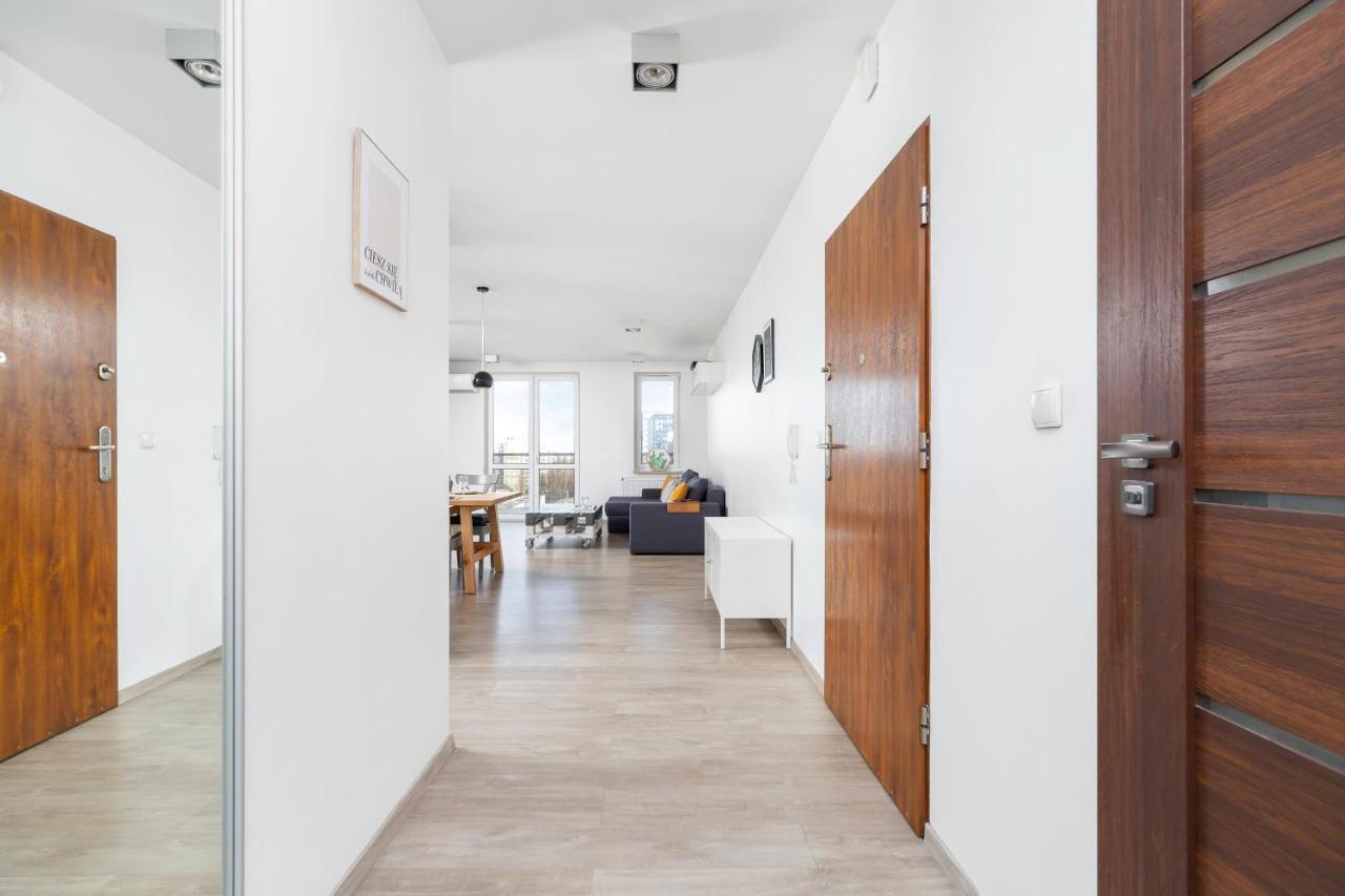 Avia Three Bedroom Two Balcony Ac & Parking By Renters * Cracóvia