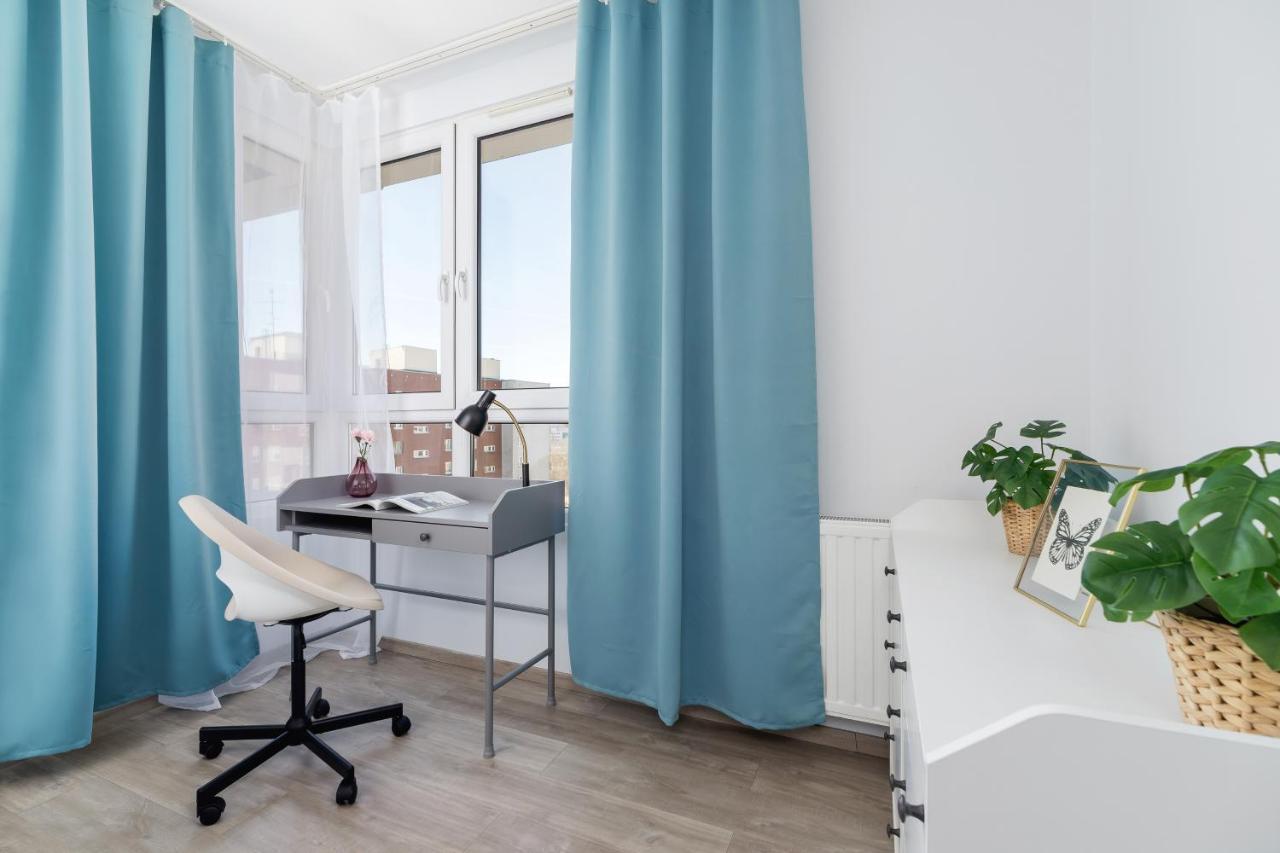 Avia Three Bedroom Two Balcony Ac & Parking By Renters Apartamento *