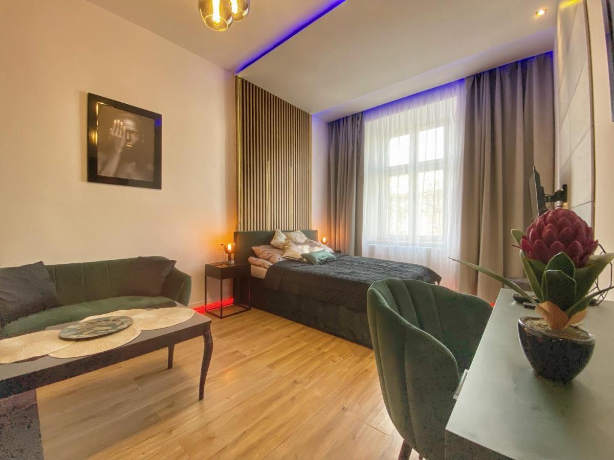 Czarny Z Jacuzzi Apartamento Cracóvia
