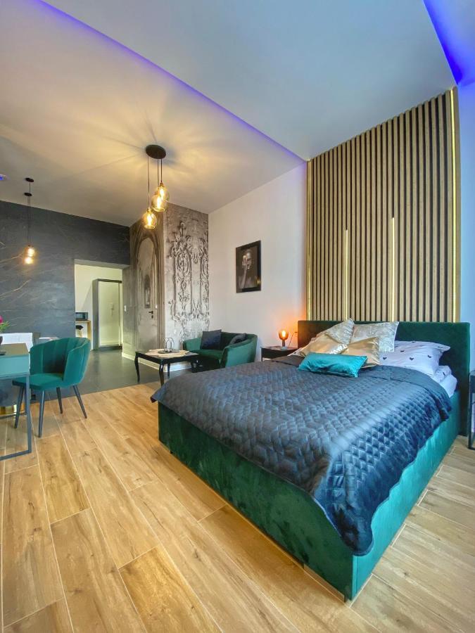 Apartamento Czarny Z Jacuzzi *