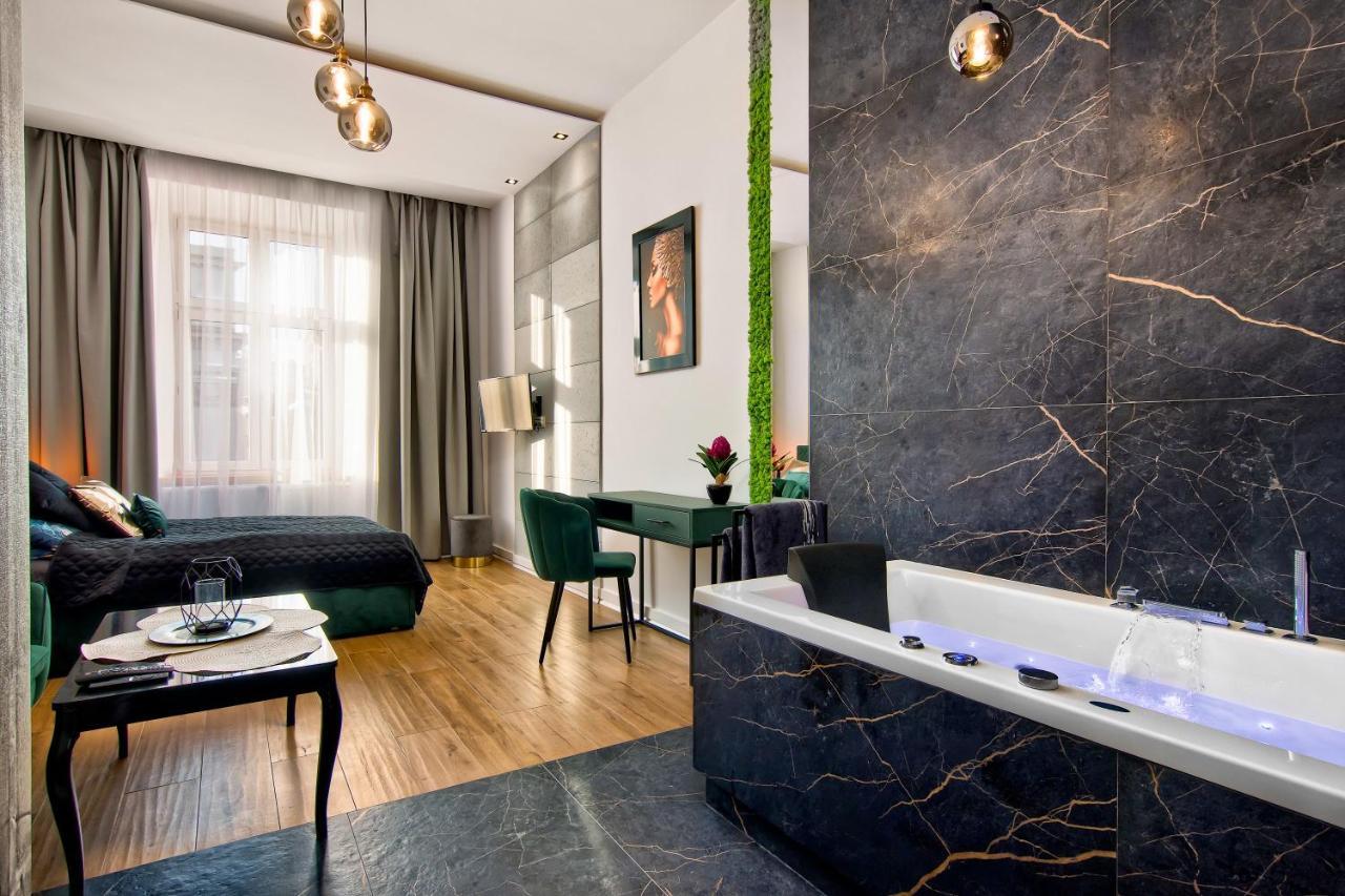 Apartamento Czarny Z Jacuzzi *
