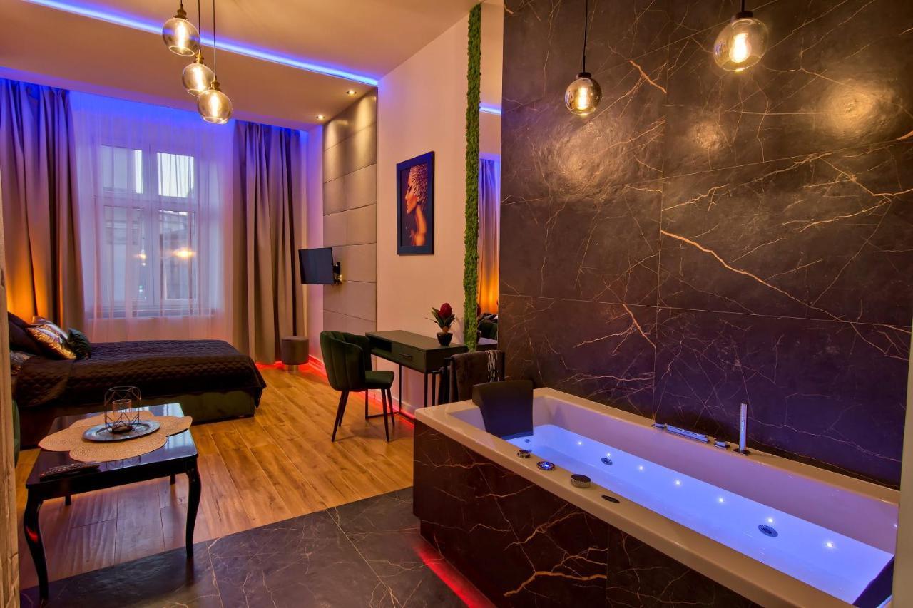 Apartamento Czarny Z Jacuzzi Cracóvia