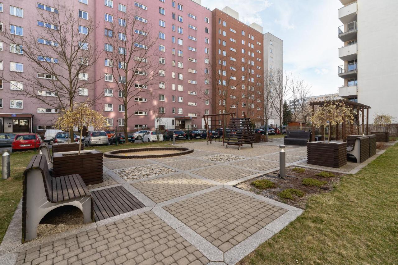Avia Three Bedroom Two Balcony Ac & Parking By Renters *