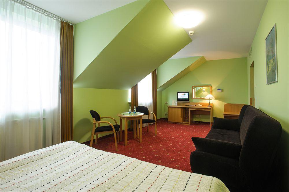 Orient Hotel