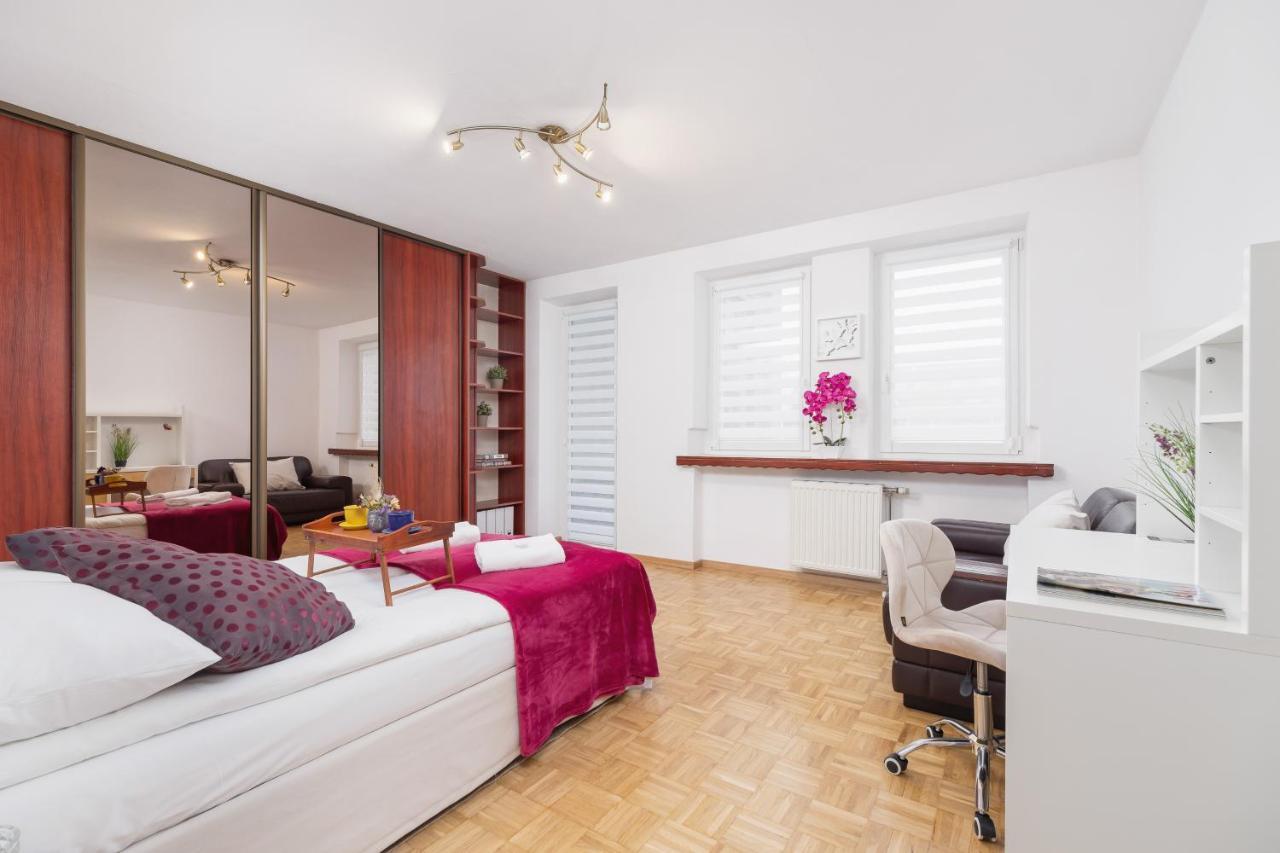 Retro Family Maly Plaszow By Renters Apartment
