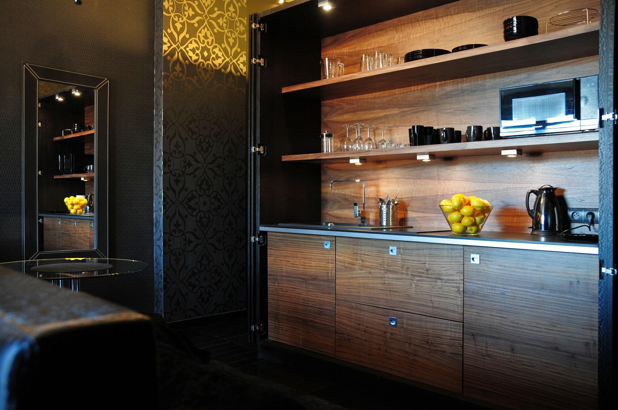 La Gioia Chic Angel Aparthotel 4*