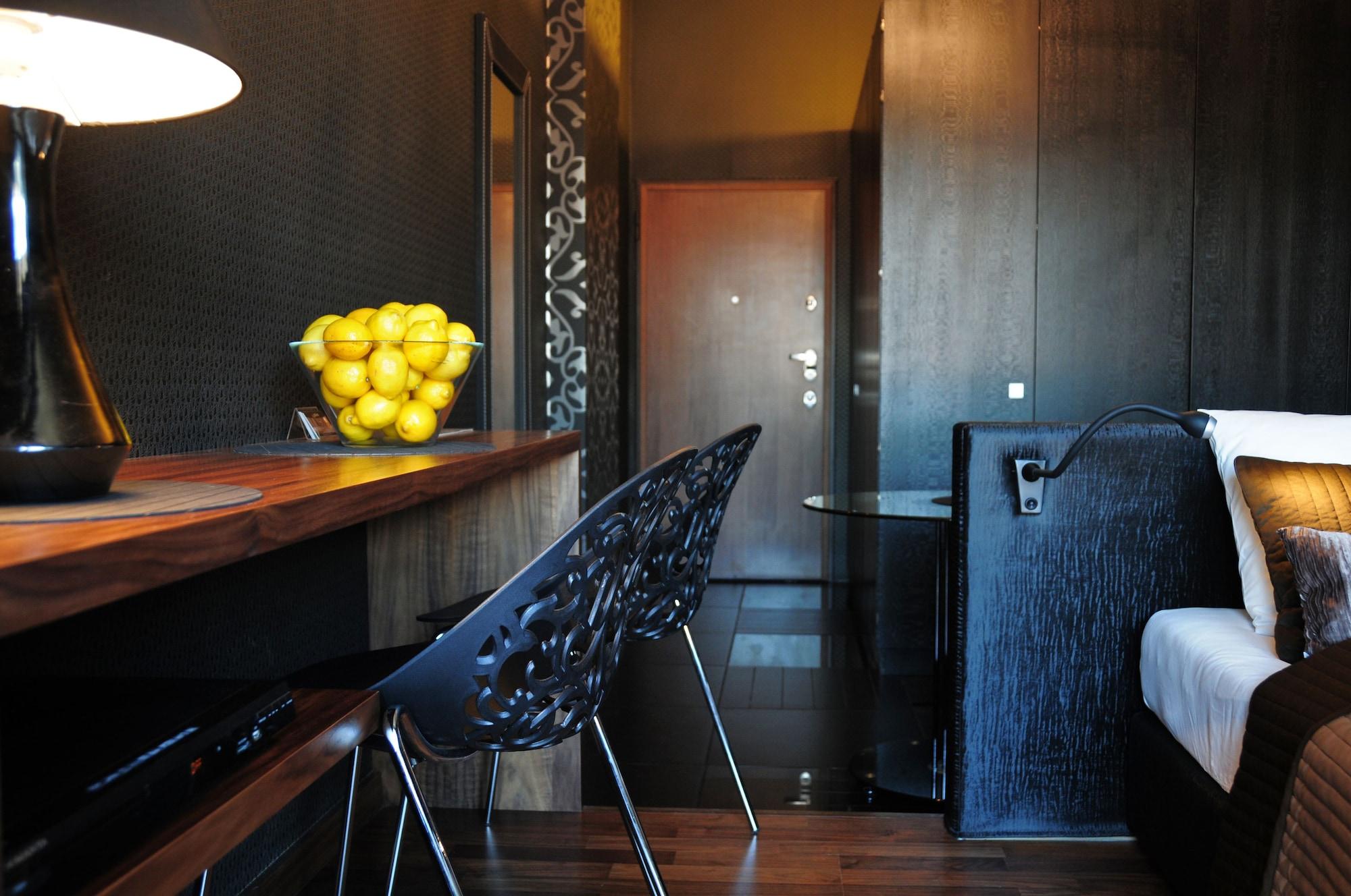 La Gioia Chic Angel Aparthotel