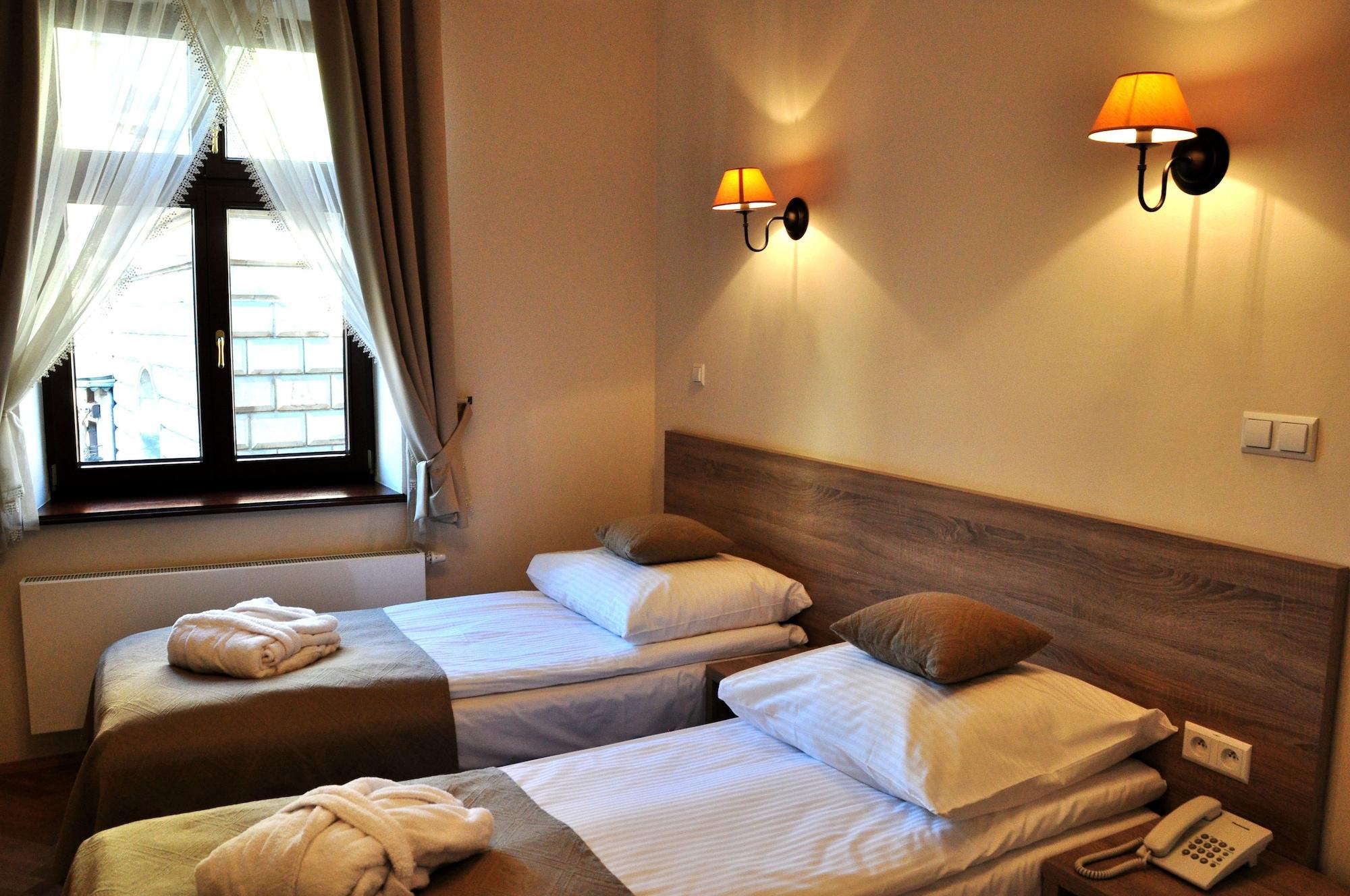 Santi Hotel 4*