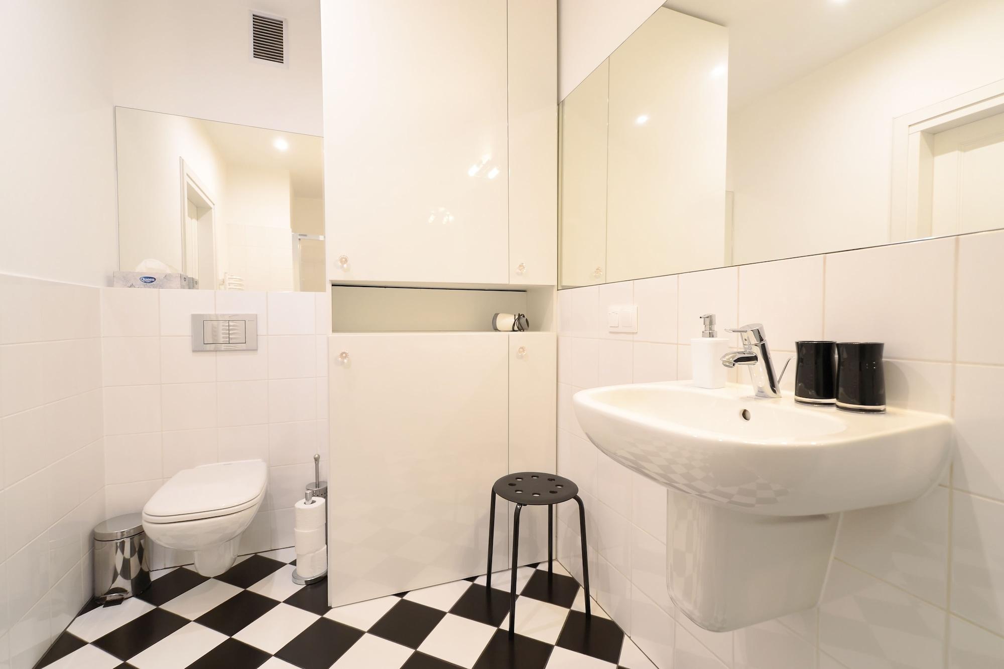 Aparthotel Crystal Chez Helena 3*