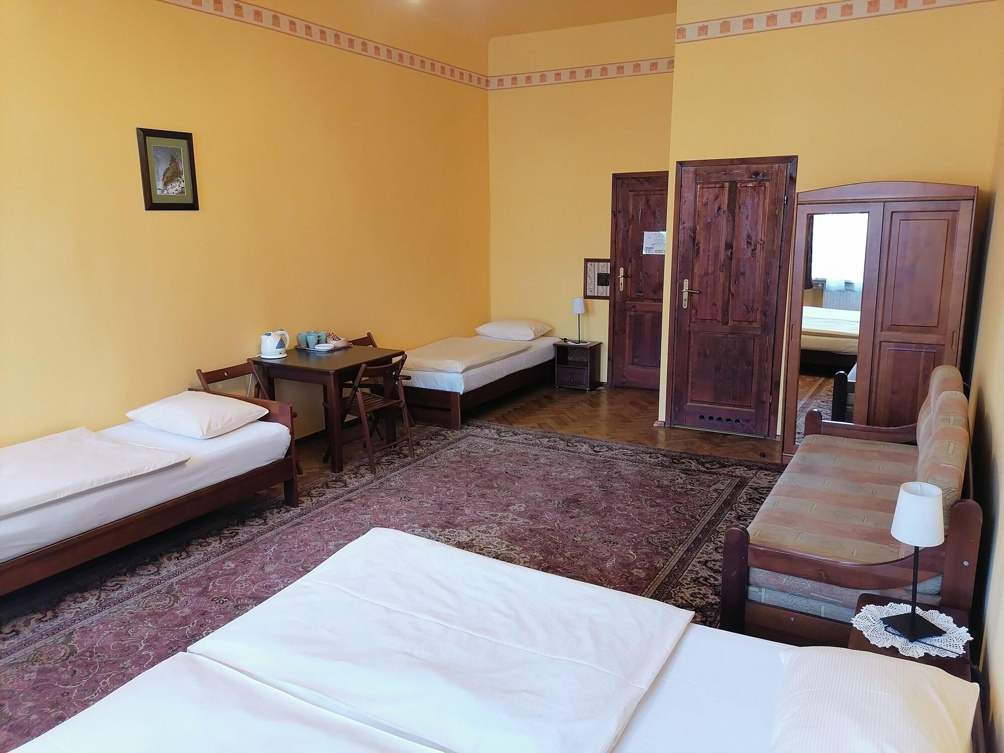 Globtroter Hostel *
