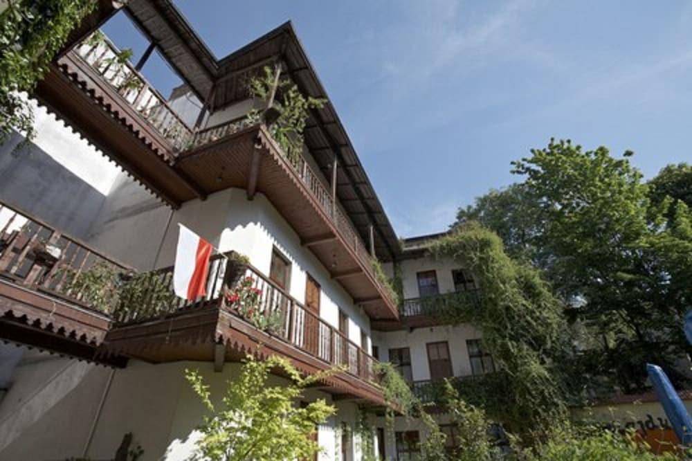 Globtroter Hostel *