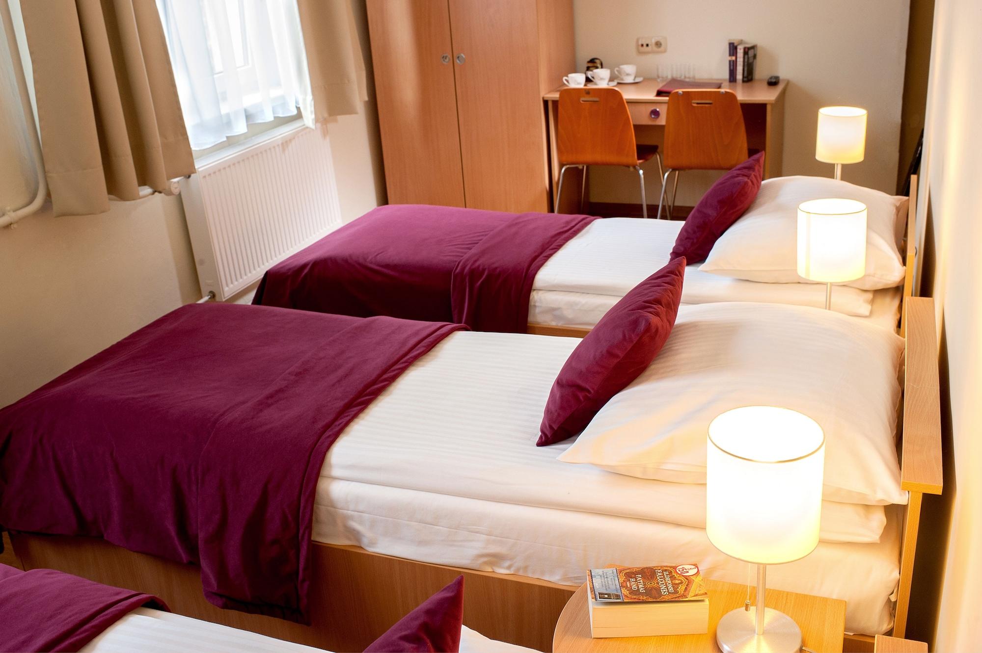 Maly Aparthotel