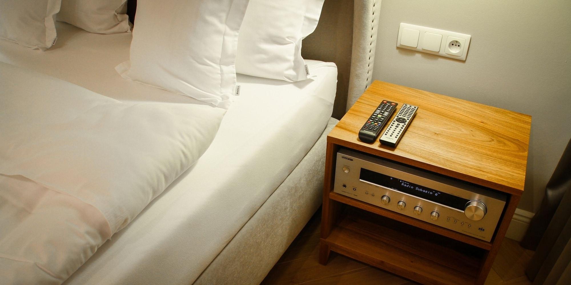 Bracka 6 Aparthotel 4*
