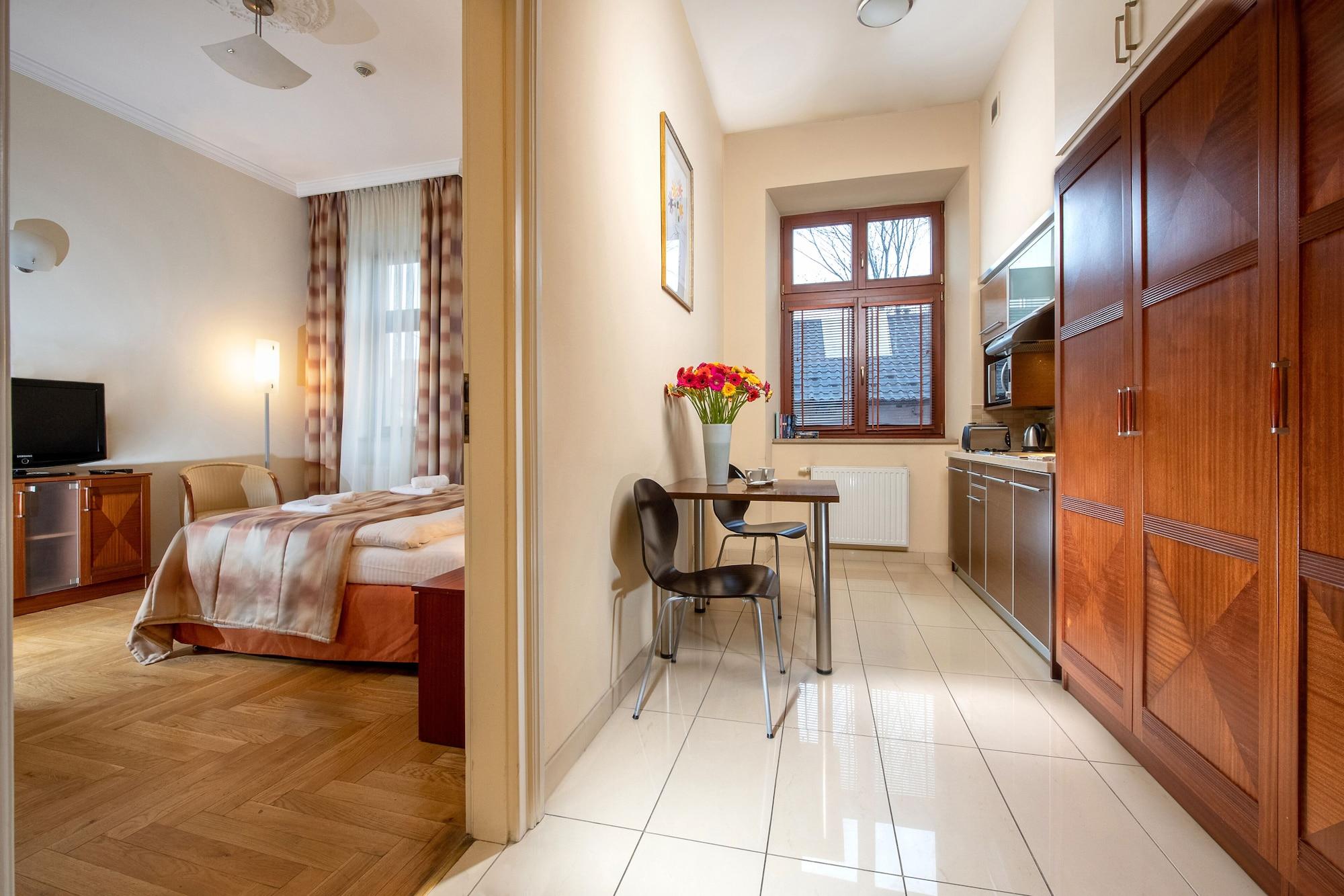 Red Brick 3*
