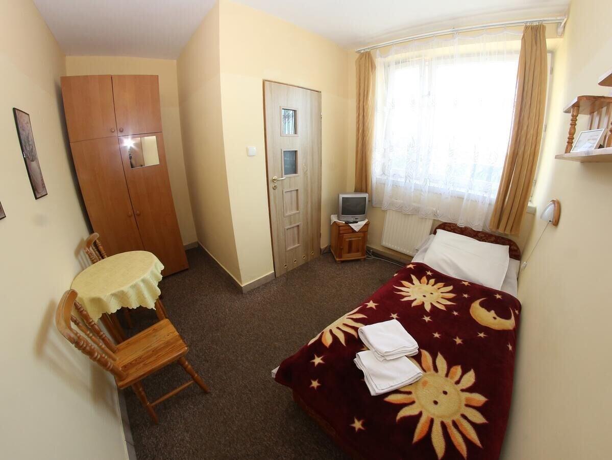 Hotel Daisy Budget *