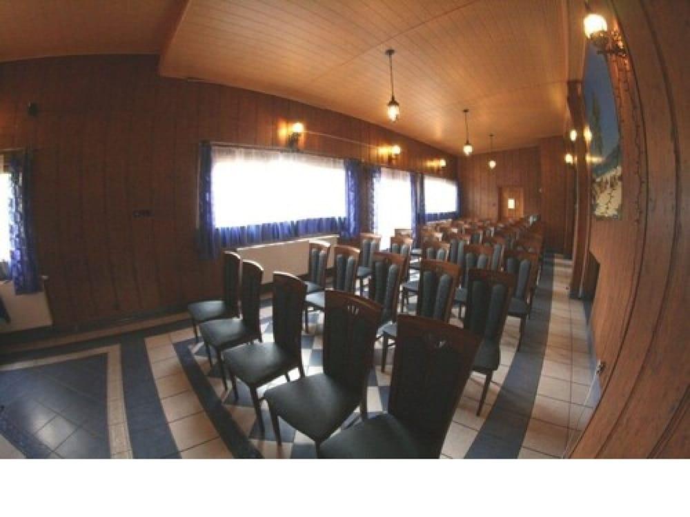 Daisy Budget Hotel