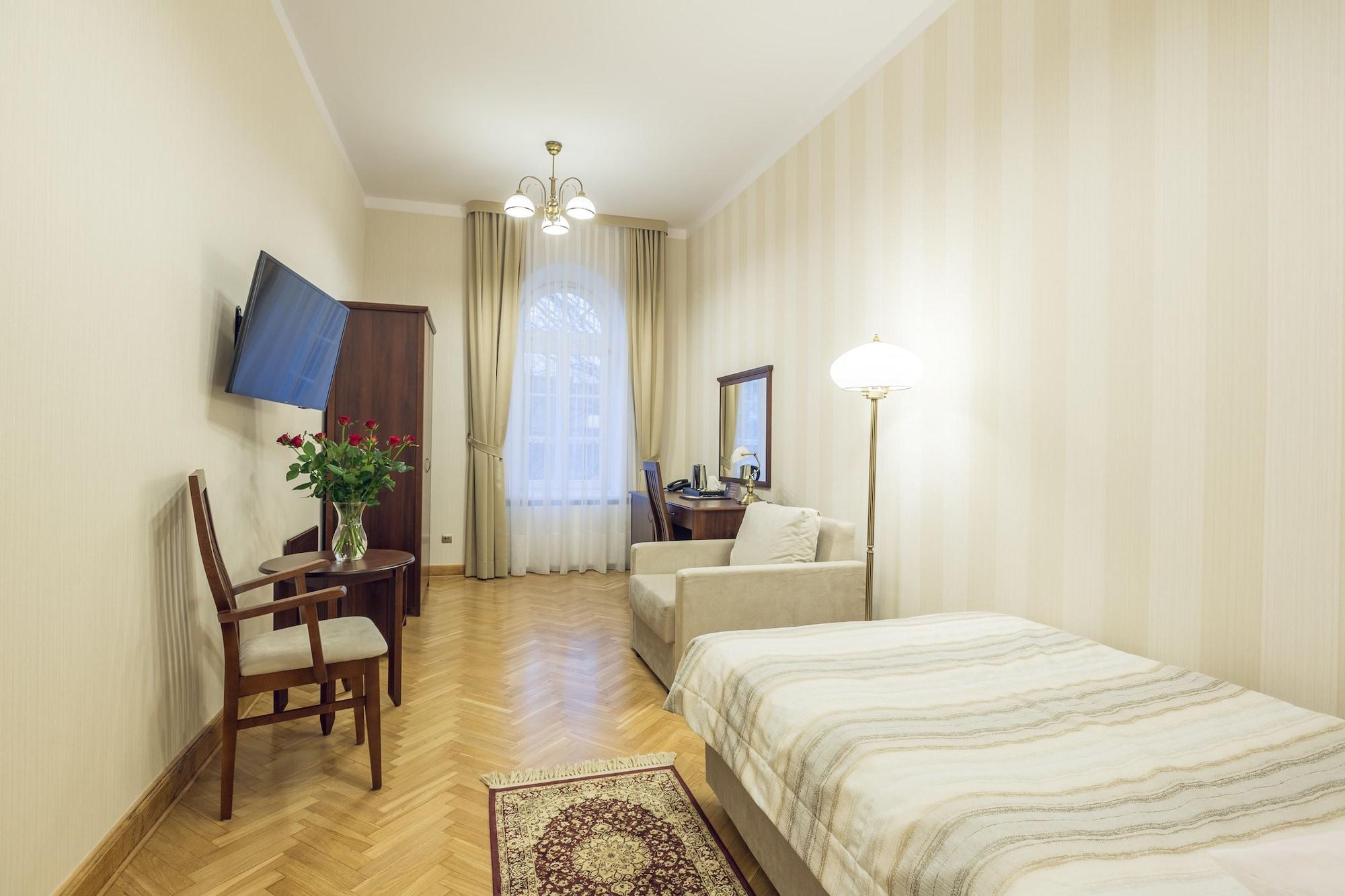 Royal Hotel 3*