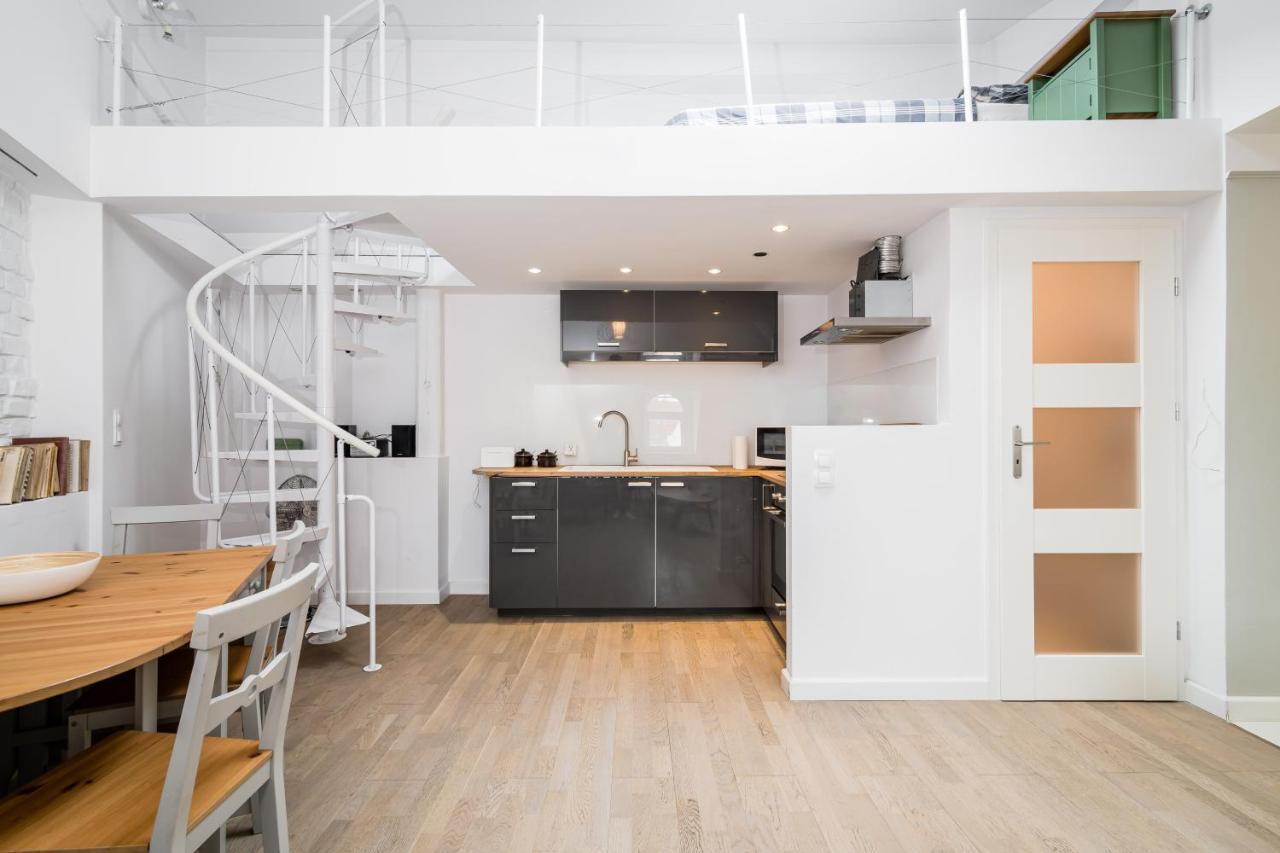 Golden Apartments&B11 *