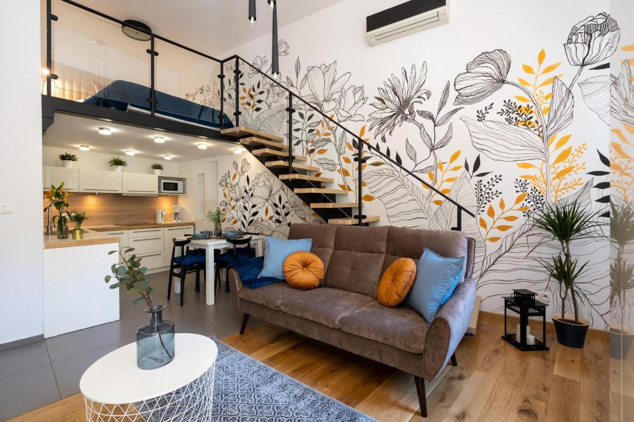 Sweet Apartment *