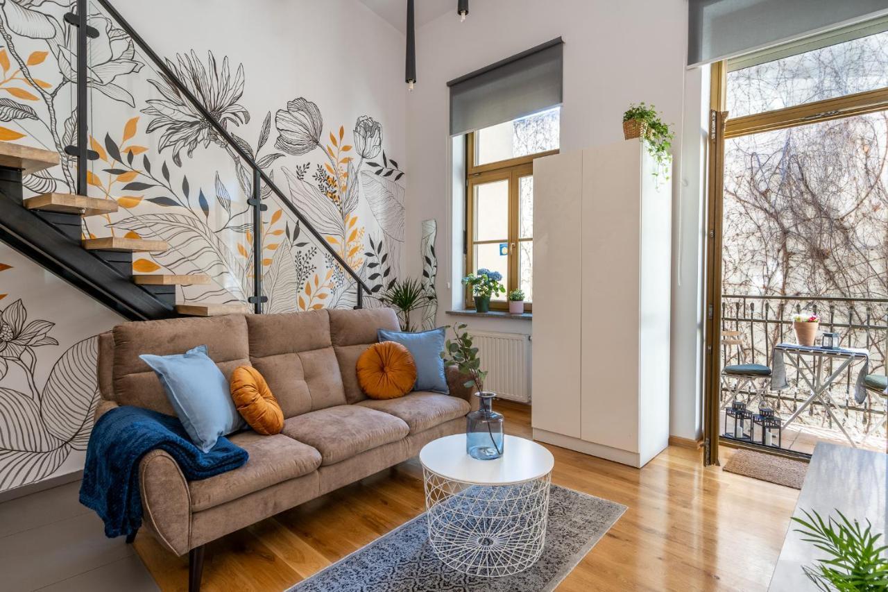 Sweet Apartment *