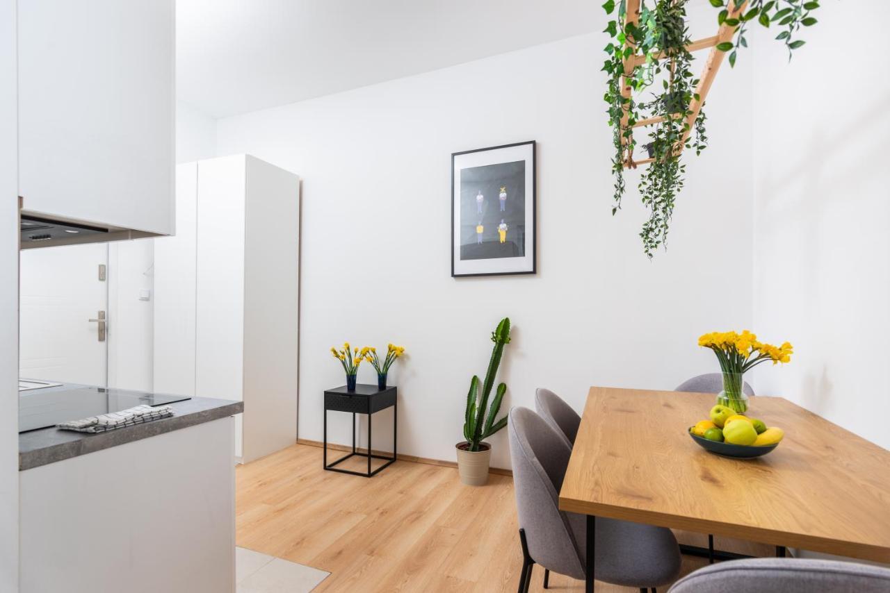 Apartment Modern Centrally Located - By Upstairs