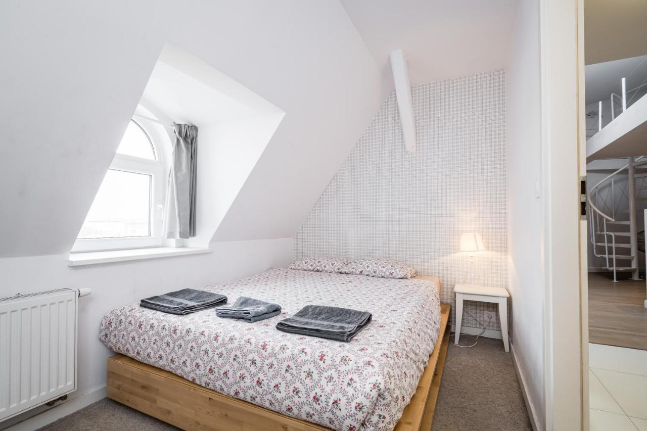 Golden Apartments&B11 *