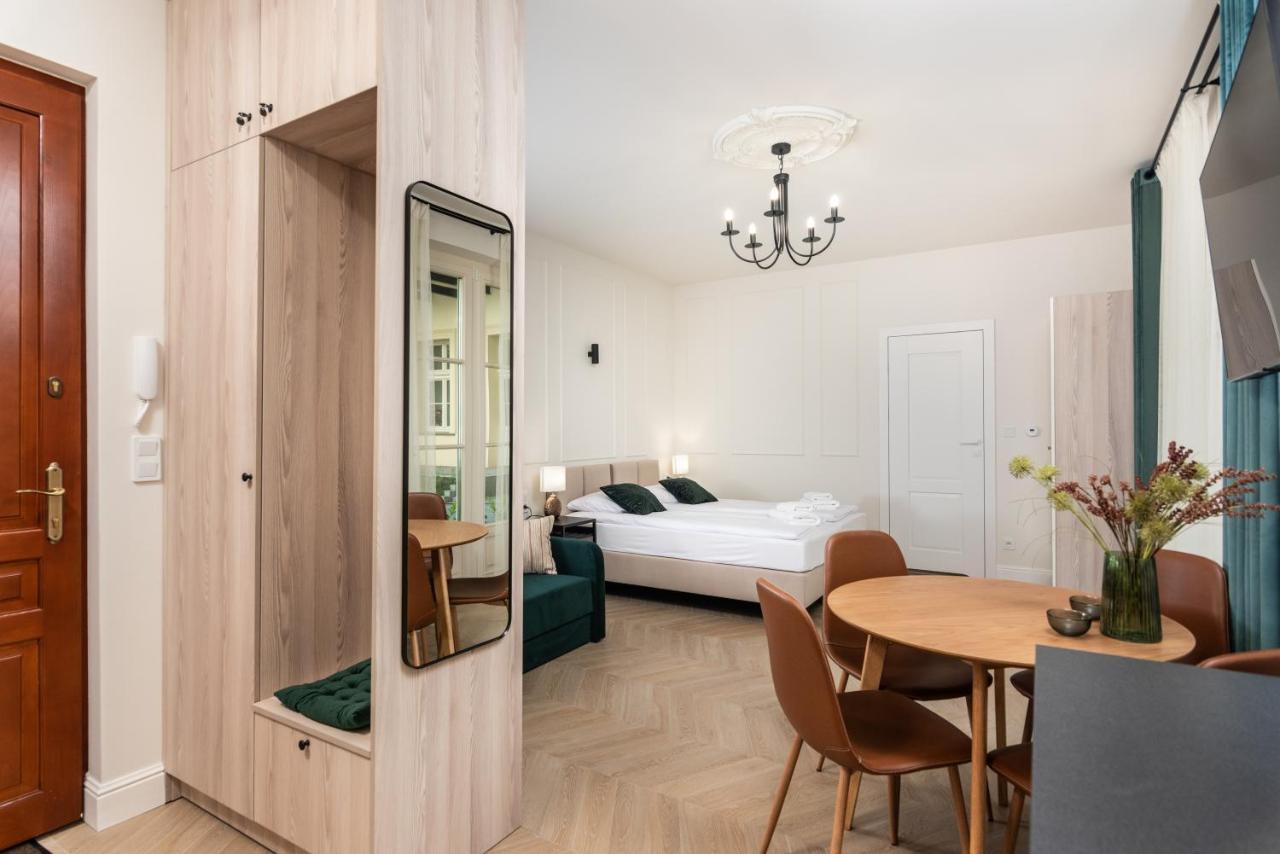Atrium - Old Town Luxury - By Upstairs Apartament Kraków