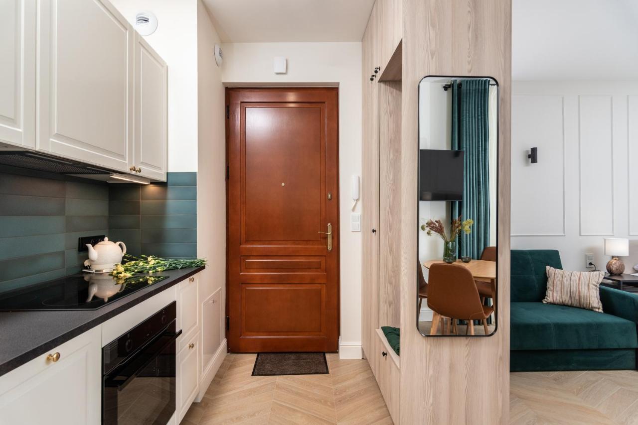 Atrium - Old Town Luxury - By Upstairs Apartament *