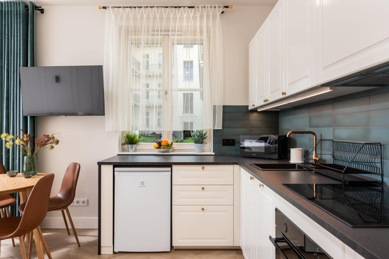Atrium - Old Town Luxury - By Upstairs Apartament