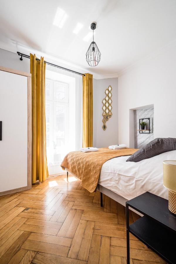Aparthotel Royal Old Town 3*