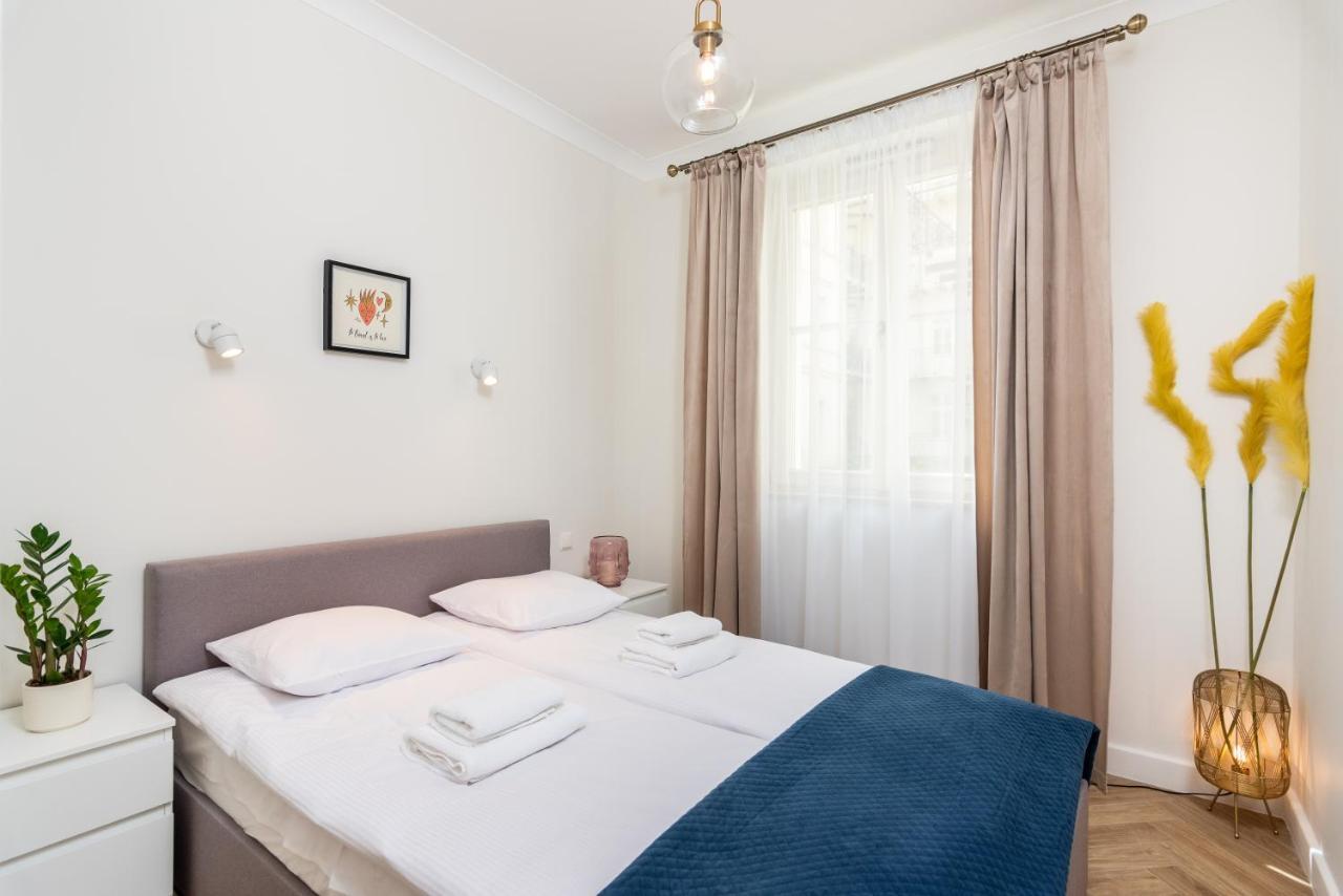 Atrium - Old Town Luxury - By Upstairs Apartament Kraków
