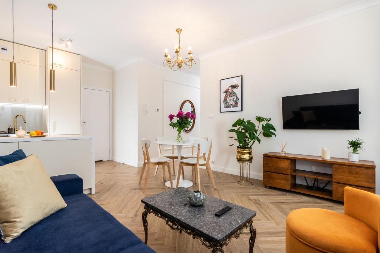 Atrium - Old Town Luxury - By Upstairs *
