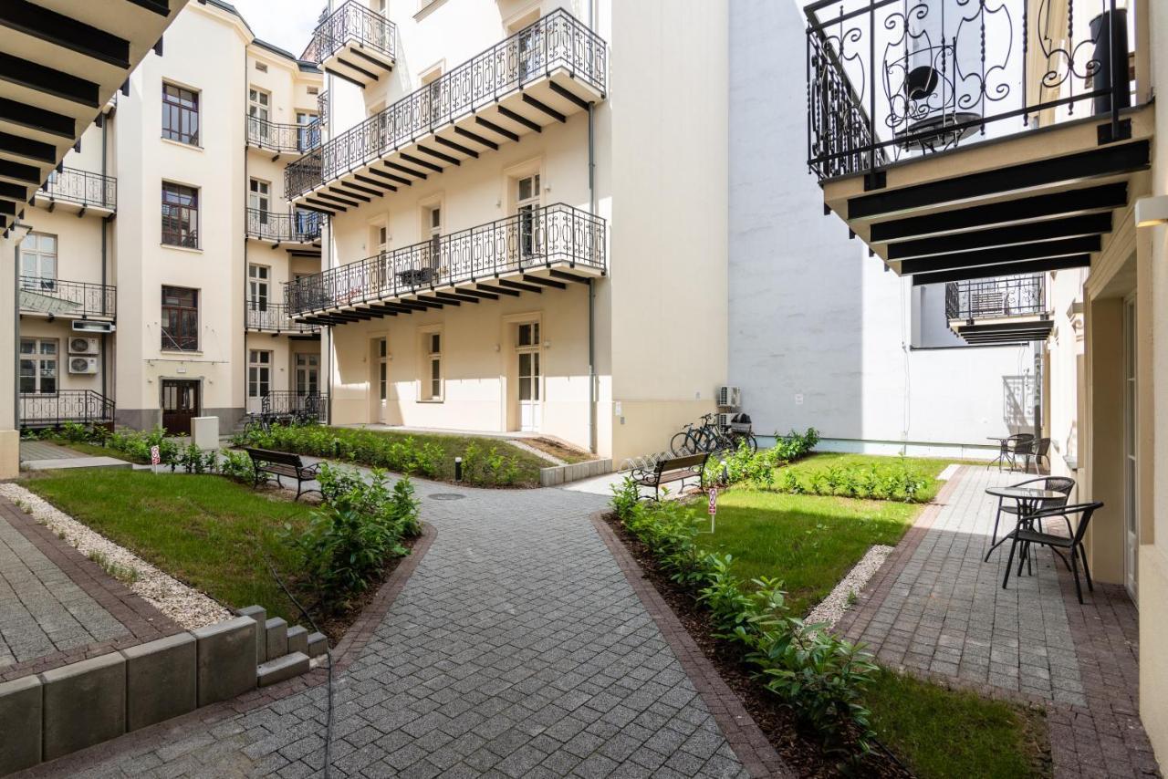 Atrium - Old Town Luxury - By Upstairs