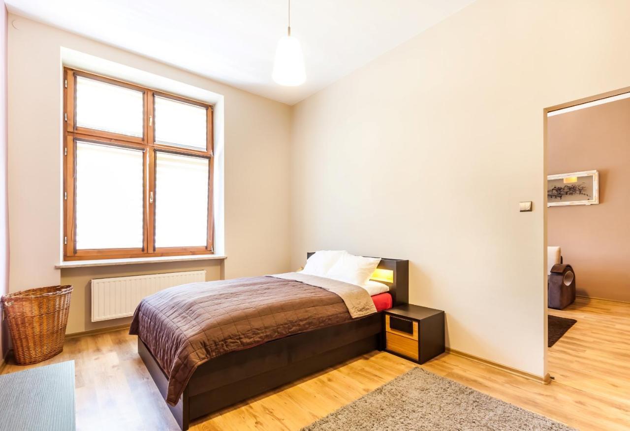 Apartament łazarza 17 *
