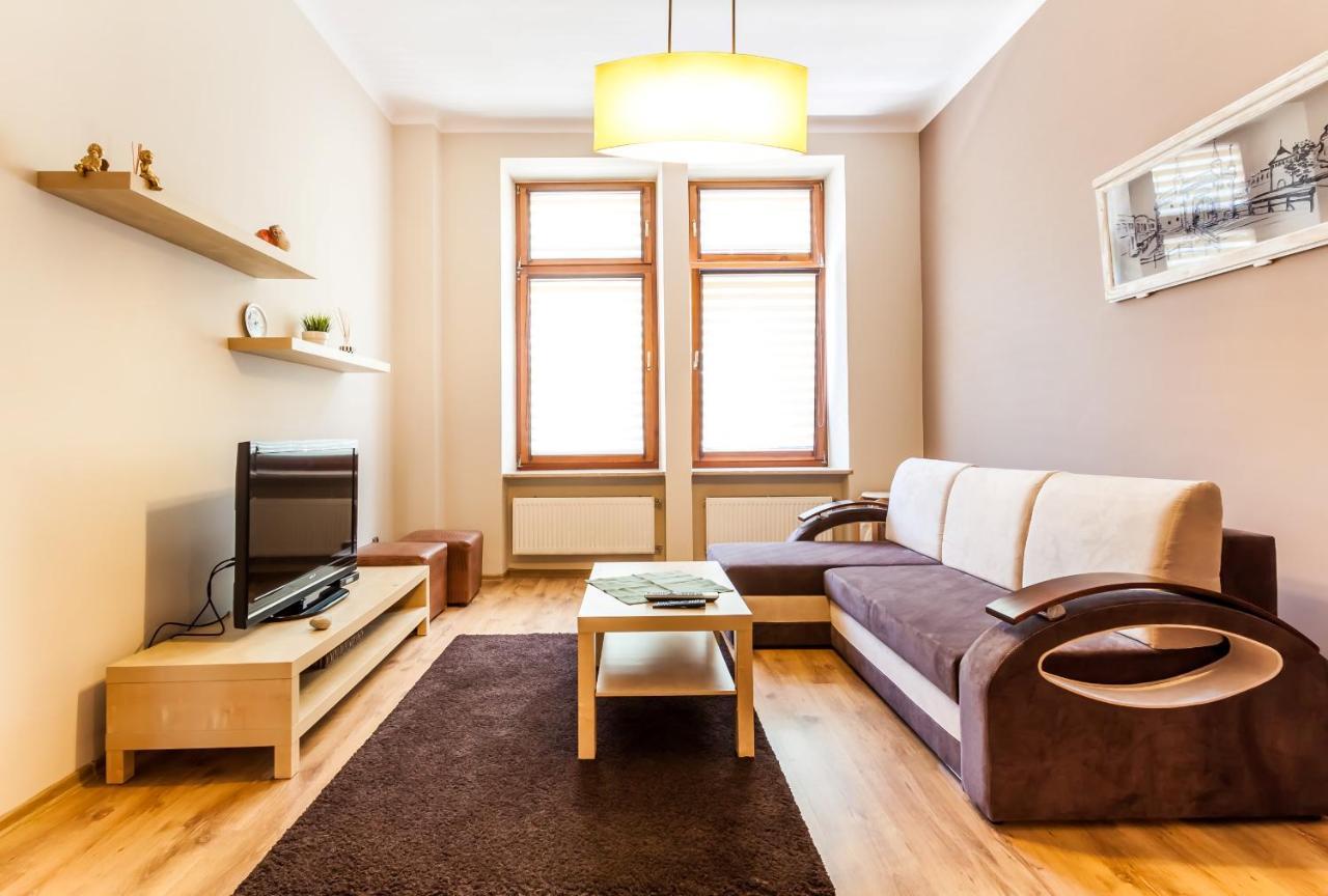 Apartament łazarza 17 *