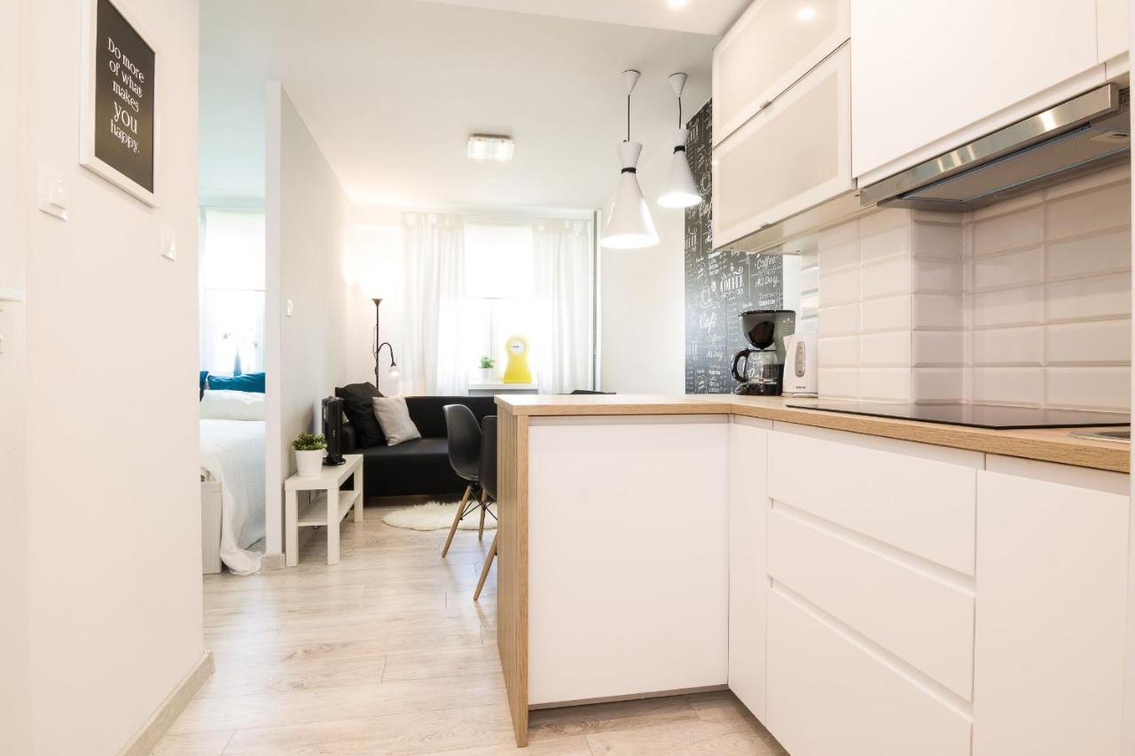 Golden Apartments/Lobz57 *