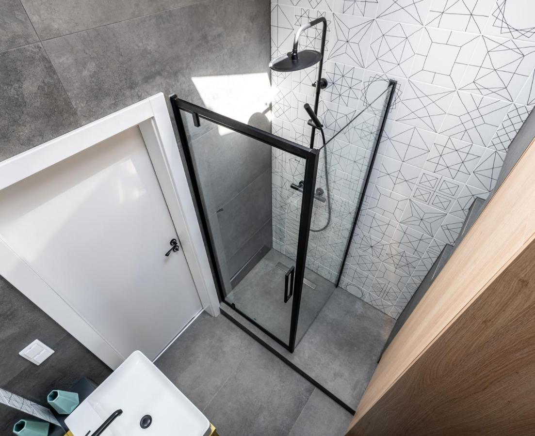 Apartment Smart - Old Town & Main Train Station - By Upstairs Krakow